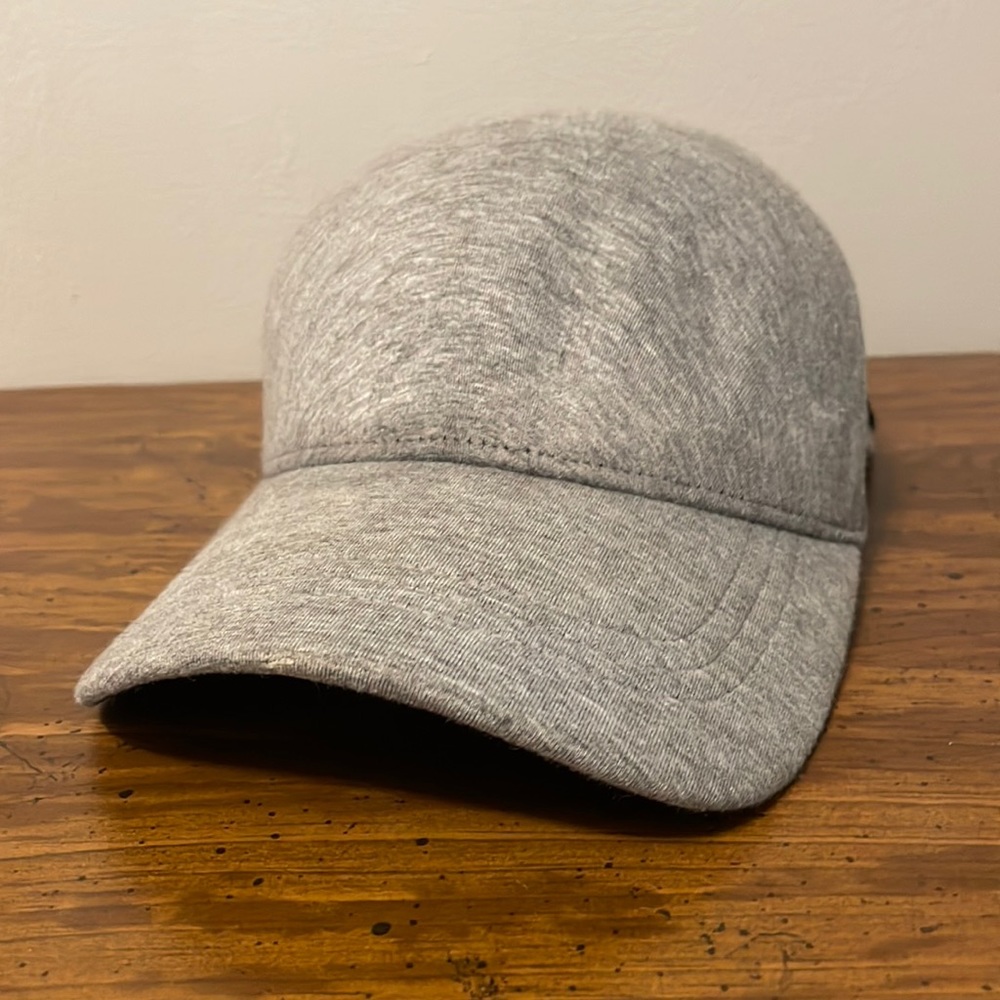 Lululemon Gray Fitted Hat Size L/XL